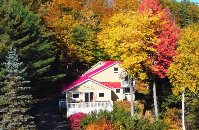 Cotton Lake Cabin - Breathtaking Views of Squam Lake and Mountain Range