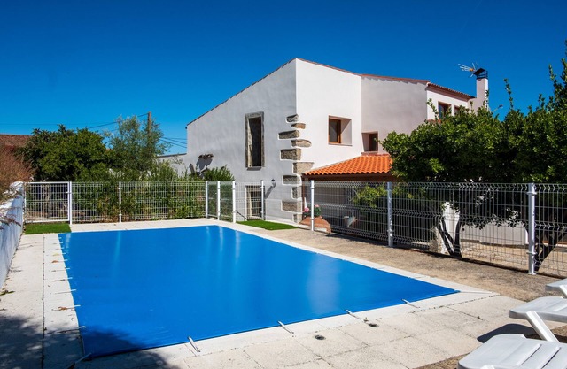 Country House 'Casa Rural El Trillo' with Private Pool, Private Terrace and Wi-Fi