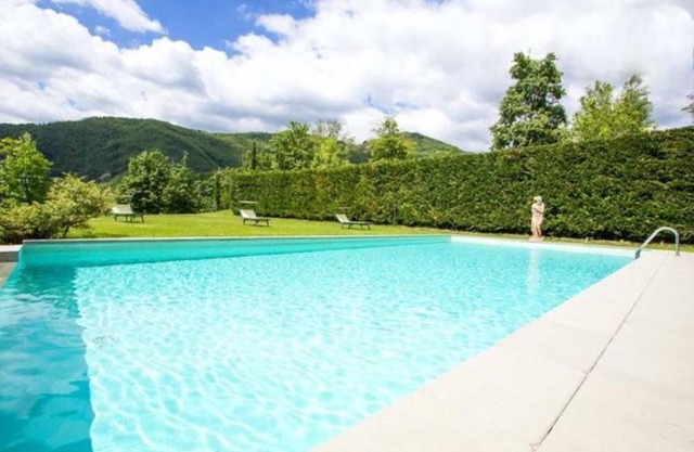 Country villa in Garfagnana with pool, free wifi internet, large property around