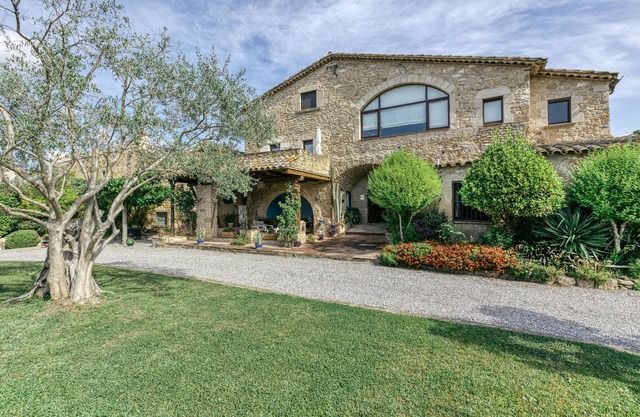 Country House 'Cal Secretari' with Shared Pool, Private Terrace and Wi-Fi
