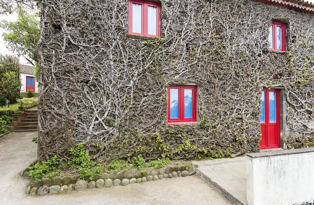 Country charm with superb views of the sea and north coast of São Miguel