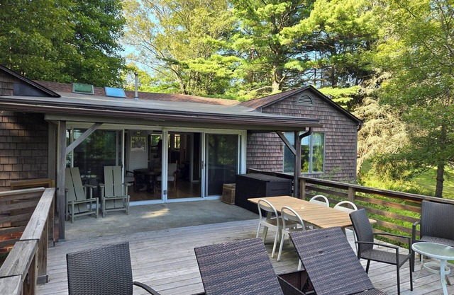 Country Chic Lake House in Pine Plains