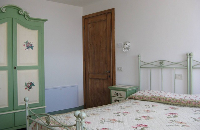 COUNTRY CLUB FROM CESCO - strawberry and calle suite