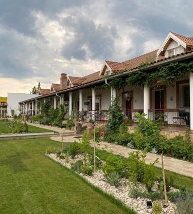 Country Club La Mesteceni