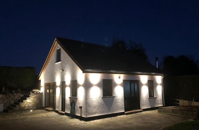 Country Cottage close to the city.