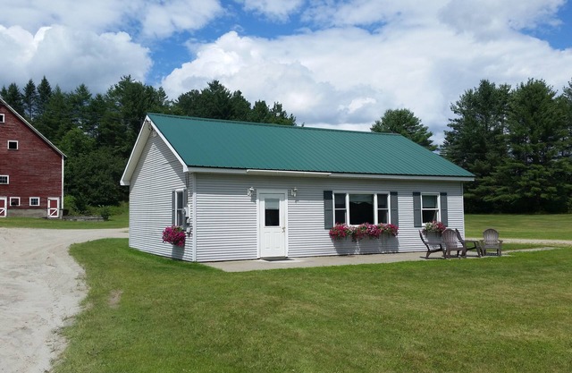 Country Cottage Near Kingdom Trails + Burke Mountain, Farm Setting