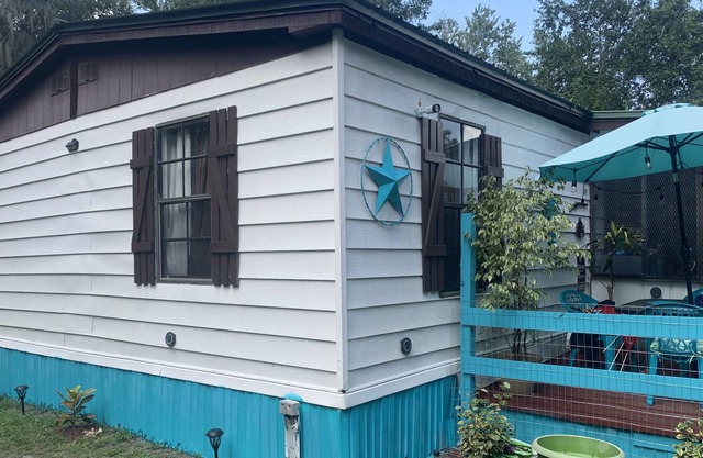 Country, Cozy, Private and Spacious 3 bedroom house that sleeps 8