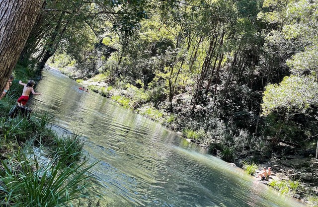 Country Getaway at Crystal Creek - Sleeps 9