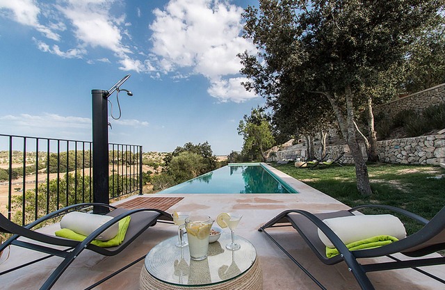Country house with pool, ideal for a holiday in the countryside