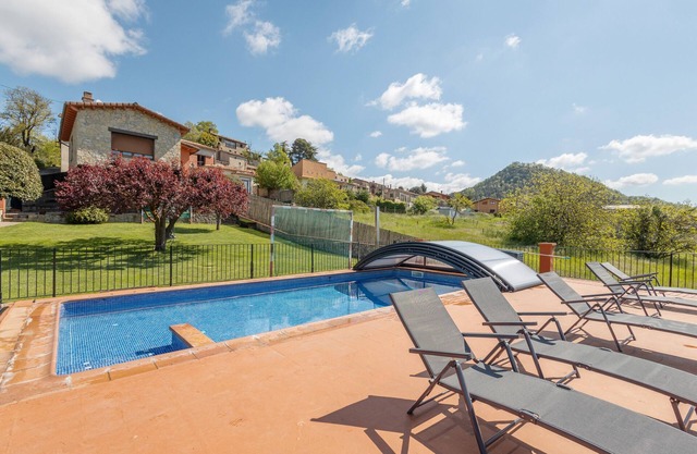 Country House 'Cisquet' with Mountain View, Shared Pool and Wi-Fi
