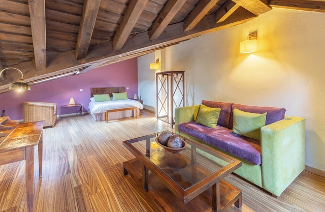 Country House 'Alojamiento Perseus' with Mountain View, Balcony and Wi-Fi