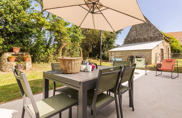 Country house near beaches, pets allowed, parking