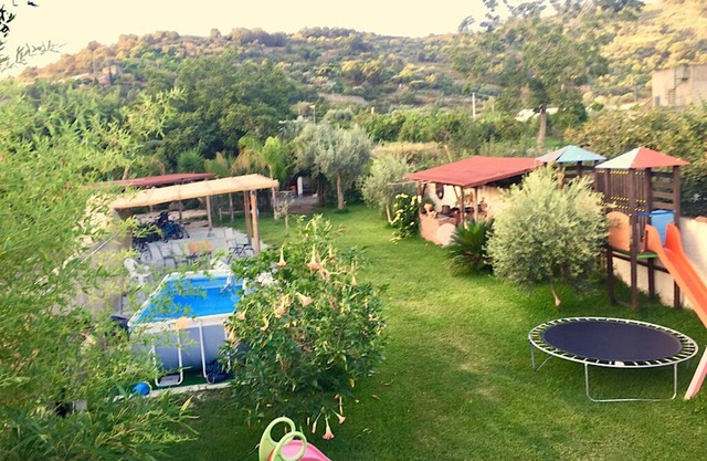 Country house near the sea Luna