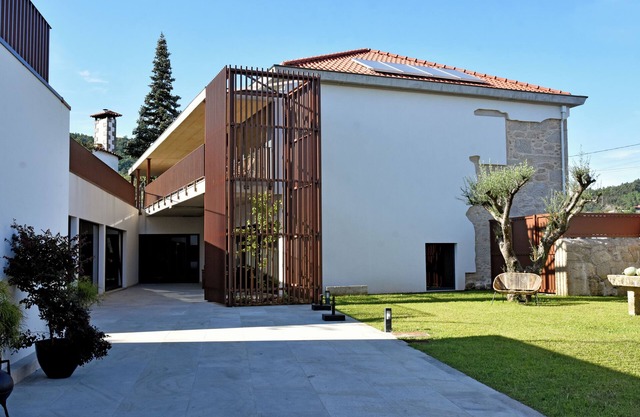 Country house, a cozy and family atmosphere, calm and with a covered heated pool