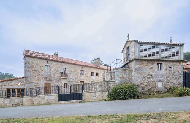 Country House 'Arijón' with Sea View, Private Pool and Wi-Fi