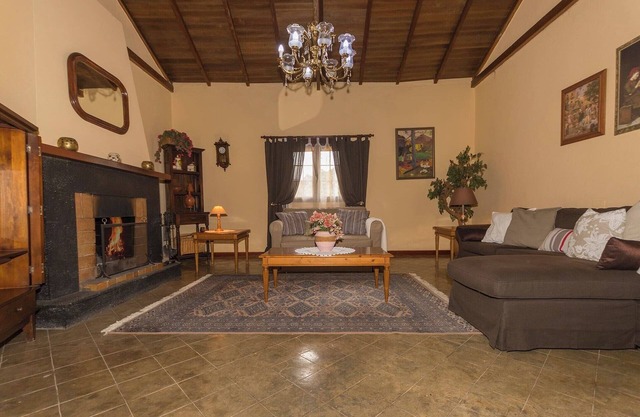 Country House Between Firgas and Valleseco
