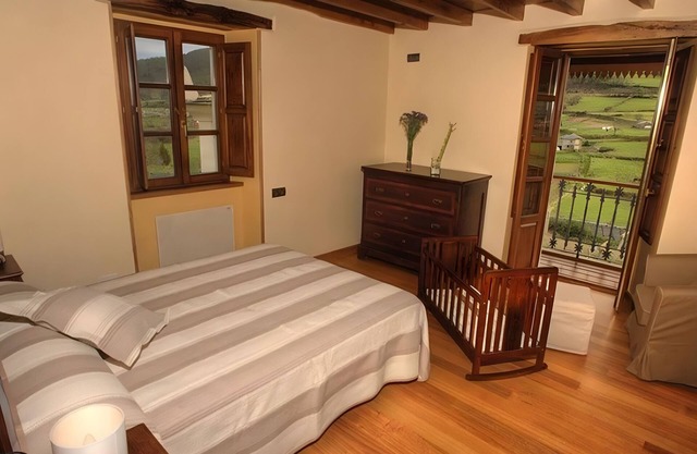 Country House 'Cabozo' with Mountain View, Shared Terrace and Wi-Fi