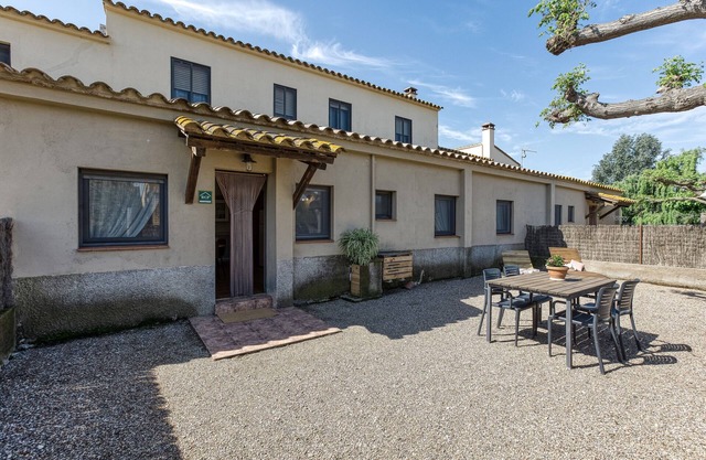 Country House 'Can Planas 1' with Shared Pool, Wi-Fi and Air Conditioning