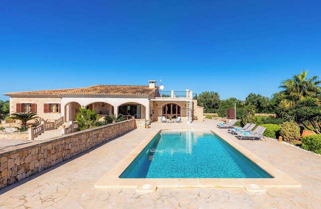 Country House 'Can Simonet' with Private Pool, Wi-Fi and Air Conditioning