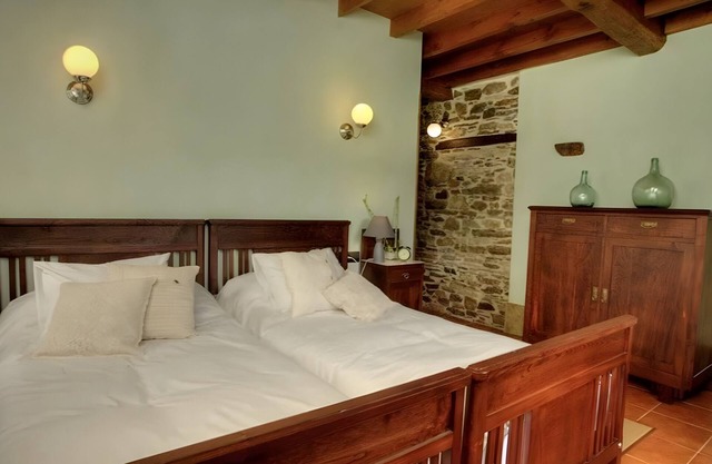 Country House 'Casa Da Penela - Lamelas' with Mountain View, Shared Terrace and Wi-Fi