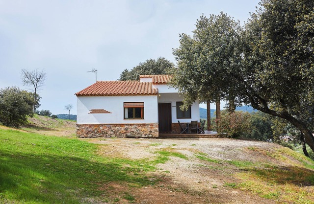 Country House 'Casa La Cimbarra' with Mountain View, Shared Pool and Air Conditioning