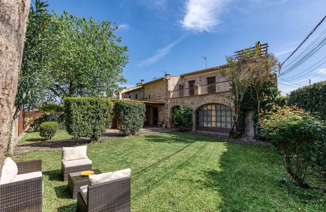 Country House 'Charming Village' with Private Terrace, Wi-Fi and Air Conditioning