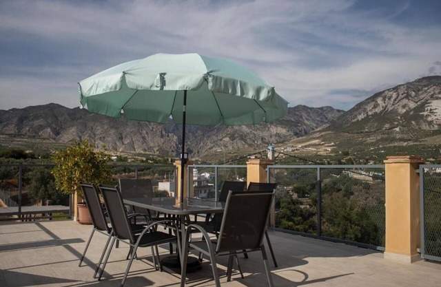 Country House "Eralta" with Mountain View, Private Pool & Wi-Fi