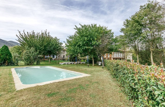 Country House 'El Graner' with Mountain View, Shared Pool and Wi-Fi
