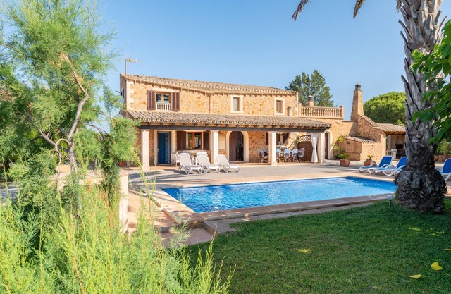 Country House 'Es Revolt De Sa Barrala' with Private Pool, Wi-Fi and Air Conditioning