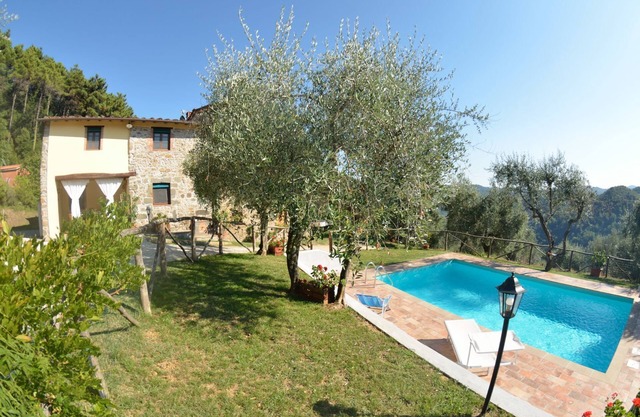 Country House/Farm House in Pescaglia with 3 bedrooms sleeps 6
