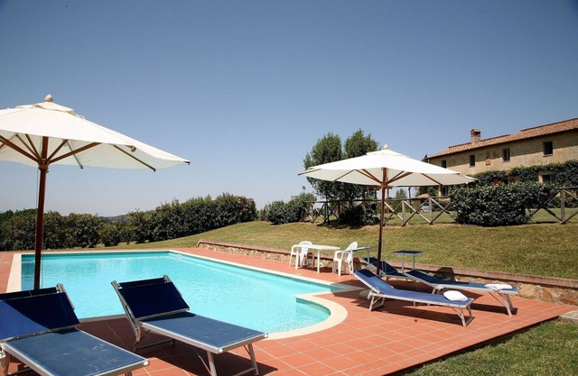 Country House/Farm House in Montoro with 6 bedrooms sleeps 11