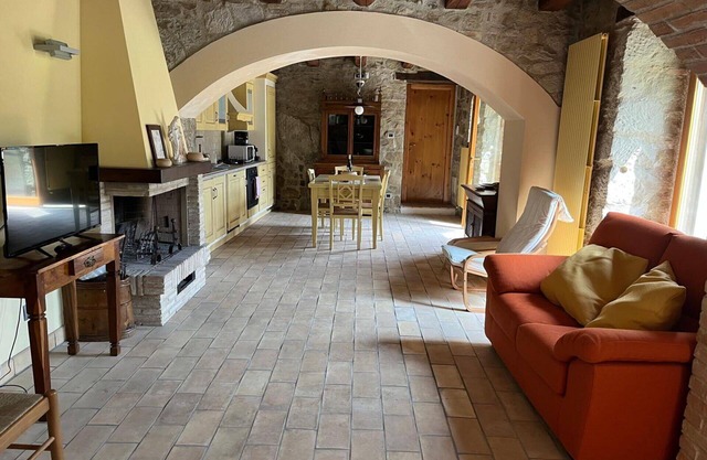 Country House/Farm House in Ascoli Piceno with 4 bedrooms sleeps 8