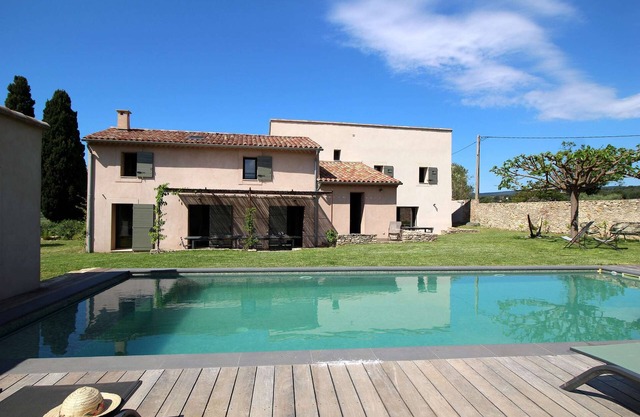 Country house for 15P. Le Castellet, Var, private pool, beaches 6 mls.
