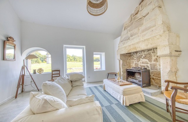 Country House 'Gîte De Charme - Daignac' with Private Terrace and Private Garden