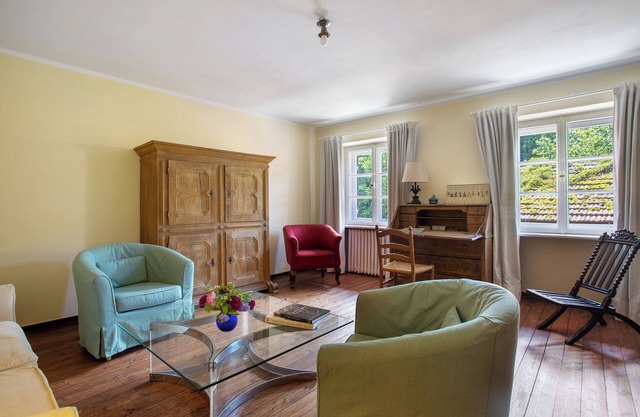 Country House 'Gutshof An Der Alten Linde' with Private Garden and Wi-Fi