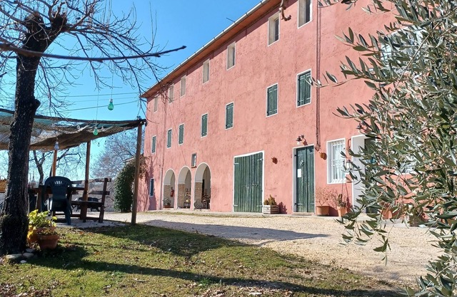 Country house in the Prosecco hills, 4 apartments
