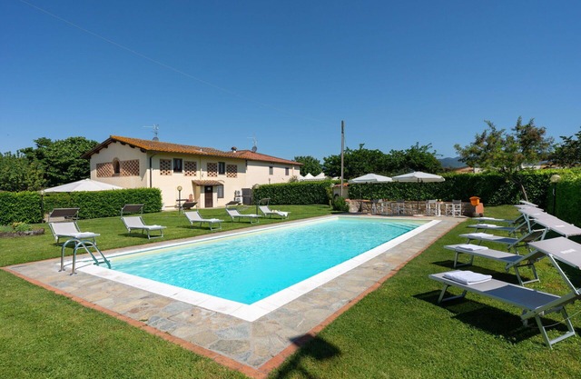 Country House/Farm House in Borgo San Lorenzo with 5 bedrooms sleeps 11