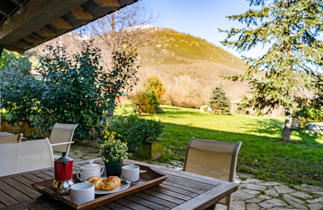 Country House 'La Matuca' with Mountain View, Shared Terrace and Wi-Fi