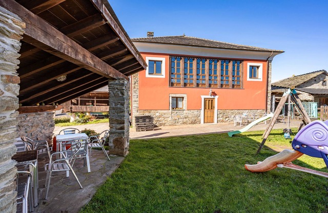 Country House 'La Posada Del Chano' with Mountain View, Private Pool and Wi-Fi
