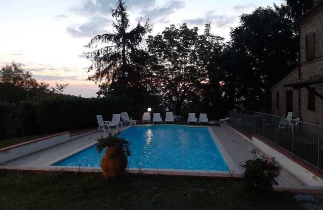 Country House "La Rupe", for large groups, with swimming pool and tennis court