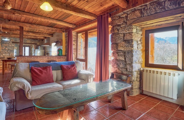 Country House 'Mirador De Babia I' with Wi-Fi
