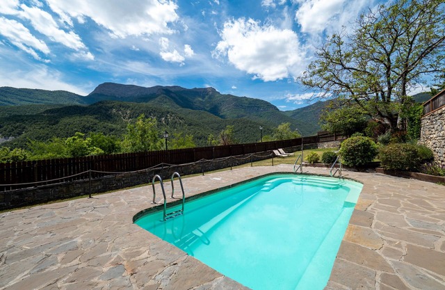 Country House 'Nogal' with Mountain View, Shared Pool and Wi-Fi