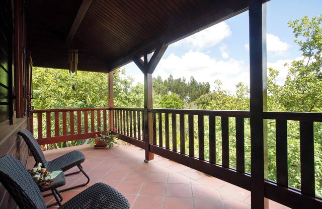 Country House 'Quinta Do Castelo - Casa De Madeira' with Mountain View and Air Conditioning