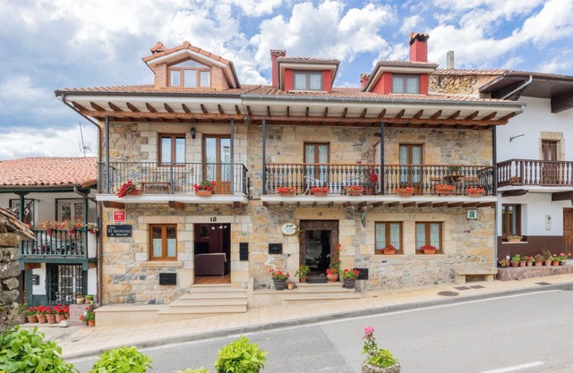 Country House 'Quintanal De Villacarriedo' with Mountain View, Private Terrace and Wi-Fi