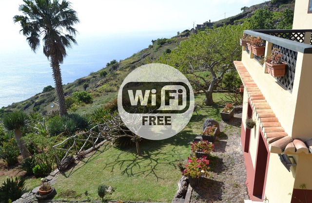 Country House, Terrace, Quiet And Sea View 105