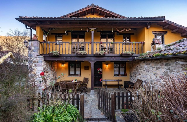 Country House 'Valle De Bueida' with Mountain View and Private Garden