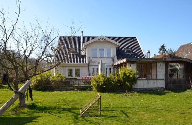 Country house with 1200 m² garden in a beautiful location. Rest, relaxation and comfort!