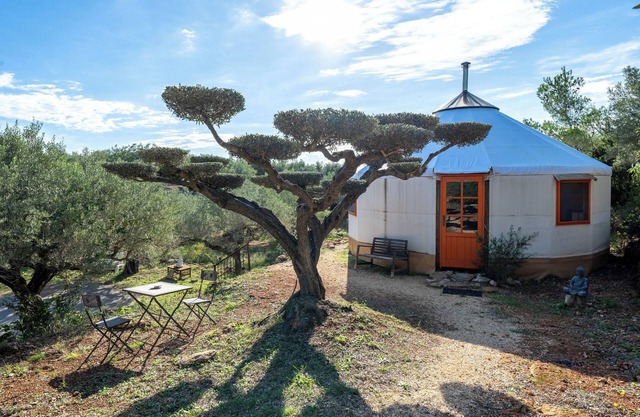Country House 'Yurta Mongola Delta Del Ebro' with Sea View, Shared Pool and Wi-Fi