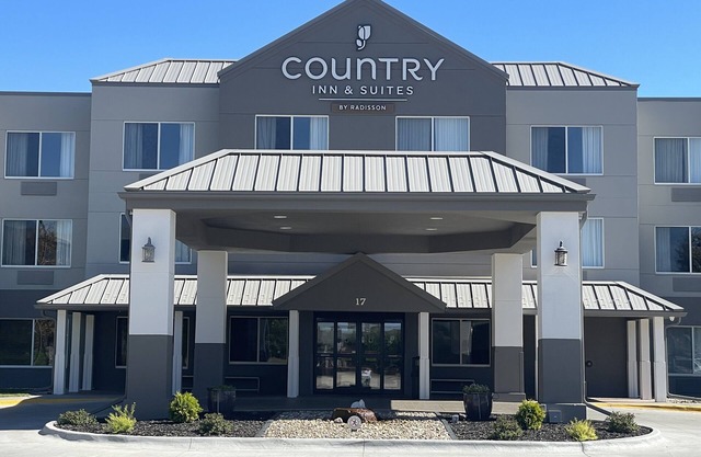Country Inn & Suites by Radisson, Council Bluffs, IA