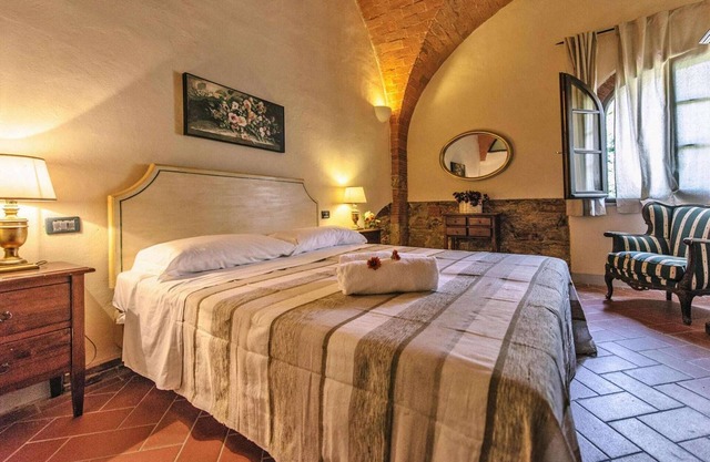 Country House in Tuscany with Pool and Olive Grove